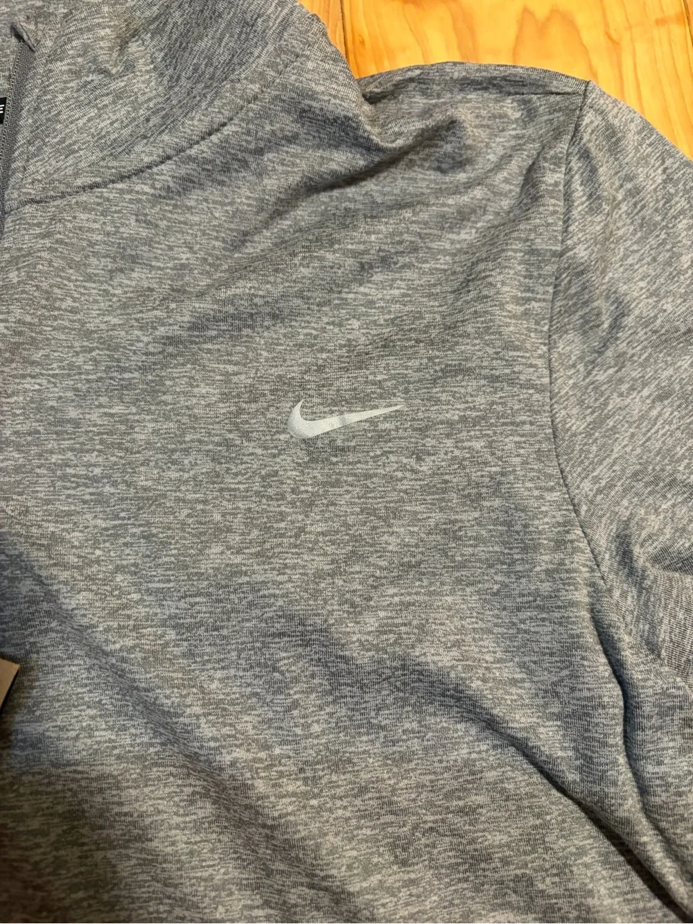 Nike Women’s Heather Gray Long-Sleeve Quarter-Zip Top